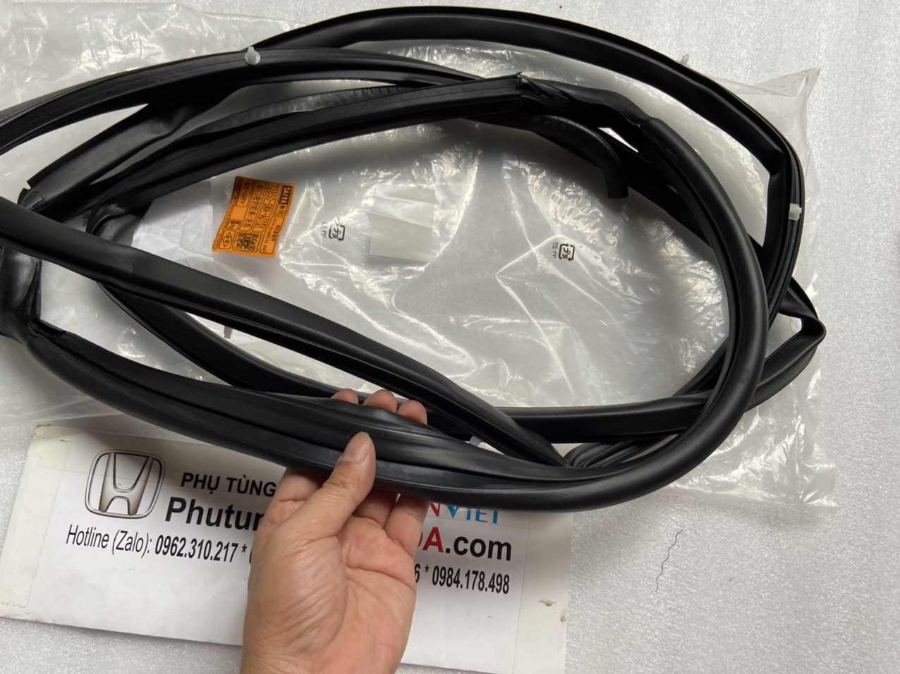 Gioăng êm trên cánh cửa xe Honda CRV 2008-2011